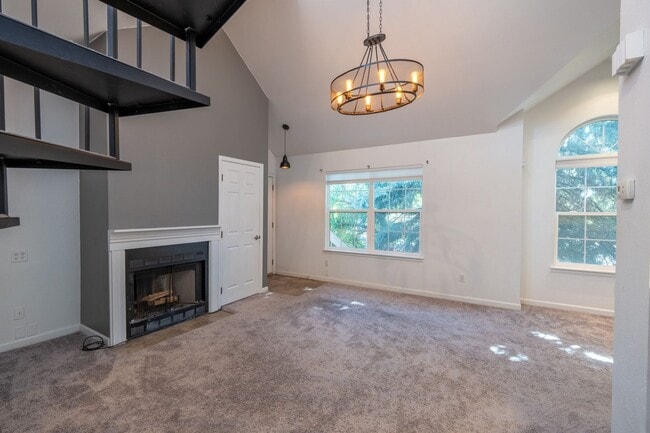 Building Photo - 4943 S Carson St