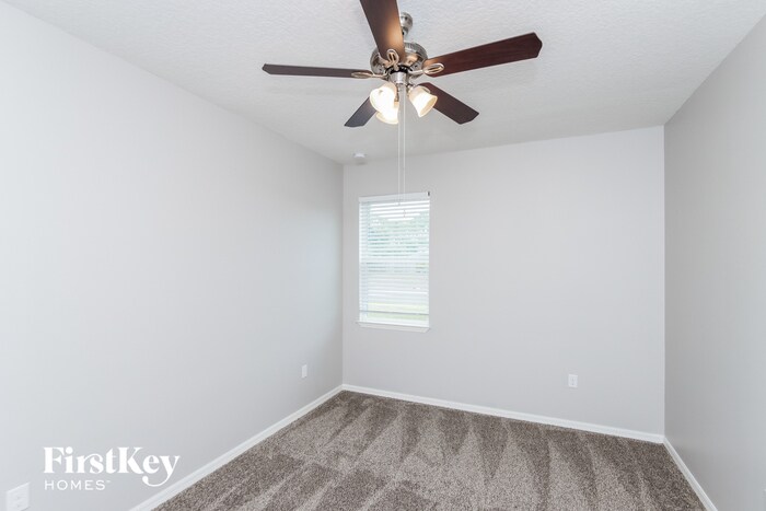 Building Photo - 898 Haftez St NE