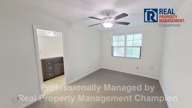 Building Photo - 2 BD/2.5 BA Townhouse Just Minutes from Ca...