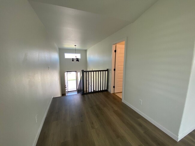 Building Photo - 3 bed, 2.5 bath South Fargo Home For Rent!