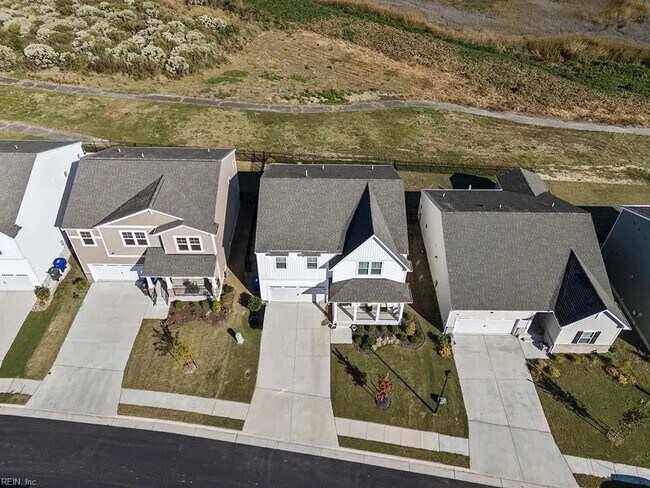 Building Photo - 187 Peck Ln