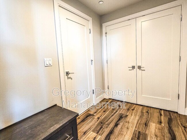 Building Photo - 619 202nd Pl SW