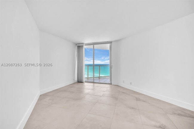 Building Photo - 16485 Collins Ave