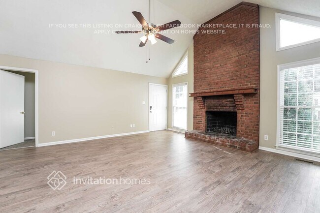 Building Photo - 1501 Sundale Dr