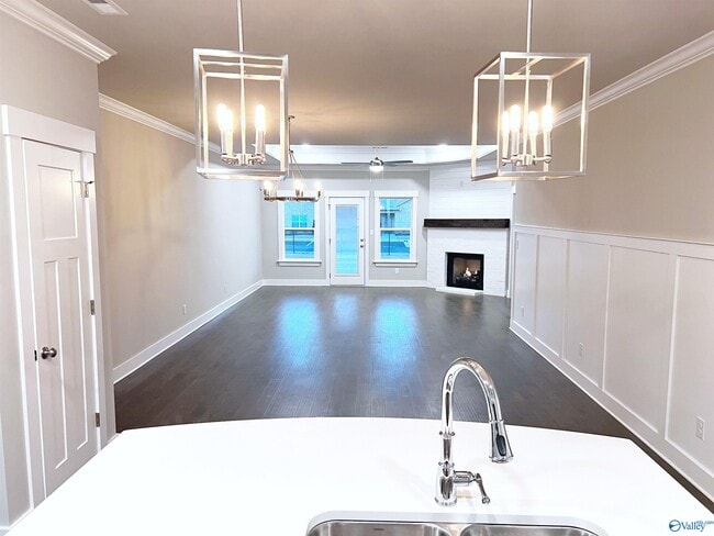 Building Photo - 410 Raleigh Elm Dr