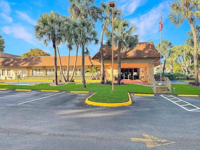 Building Photo - 6090 N Sabal Palm Blvd
