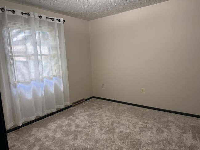 Building Photo - 2500 Cleveland Rd