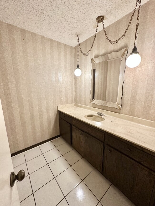 Building Photo - 3572 Madeira Dr