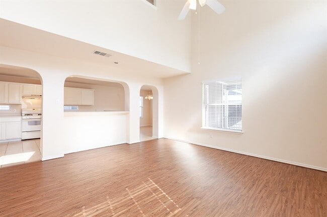 Building Photo - 494 Sampson