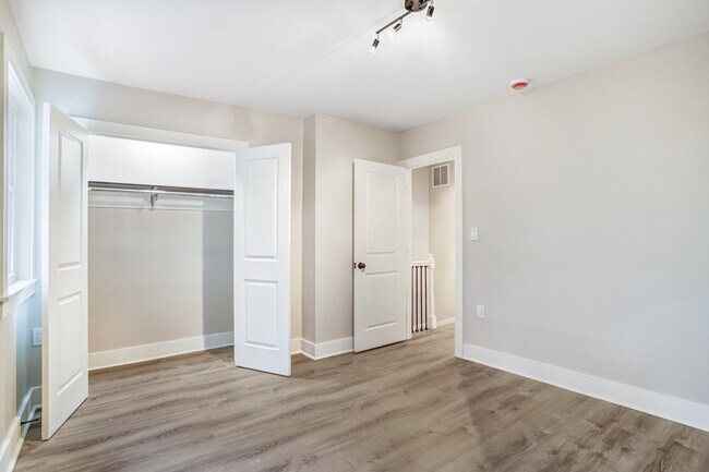 Building Photo - 1526 2nd St SW