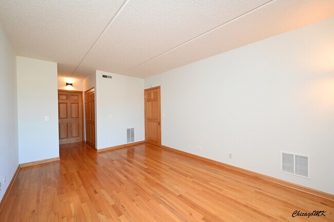 Building Photo - 2919 N Harlem Ave