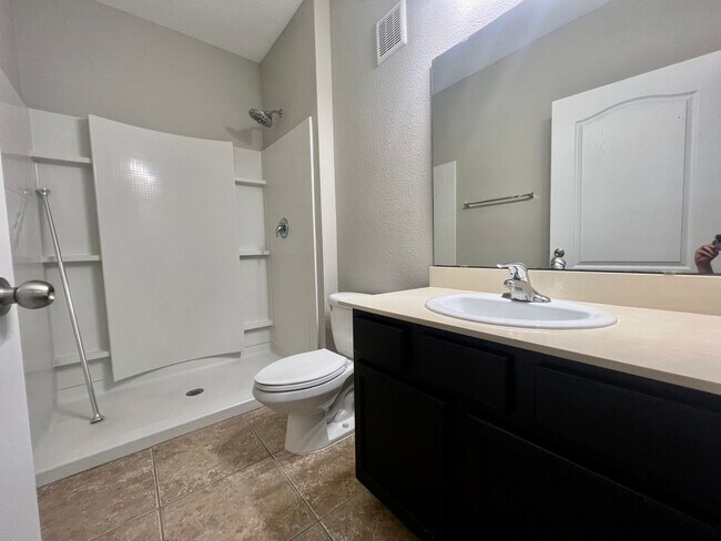 Building Photo - Stylish 3 Bedroom, 2 bath Condo with Woode...