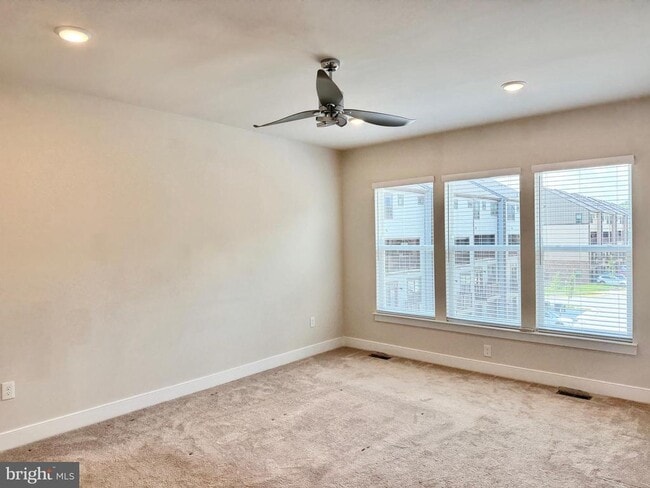 Building Photo - 1745 Riverbluff Ave