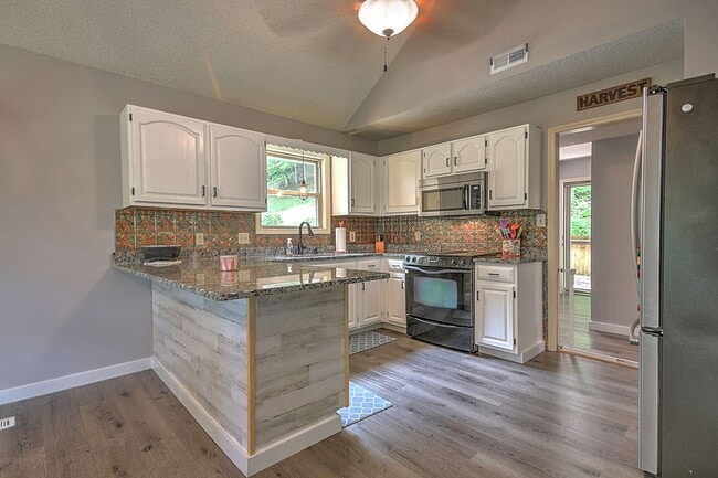 Building Photo - 4406 Willmary Dr