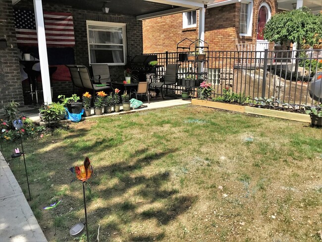 Building Photo - Squirrel Hill - Single Family House on Ros...