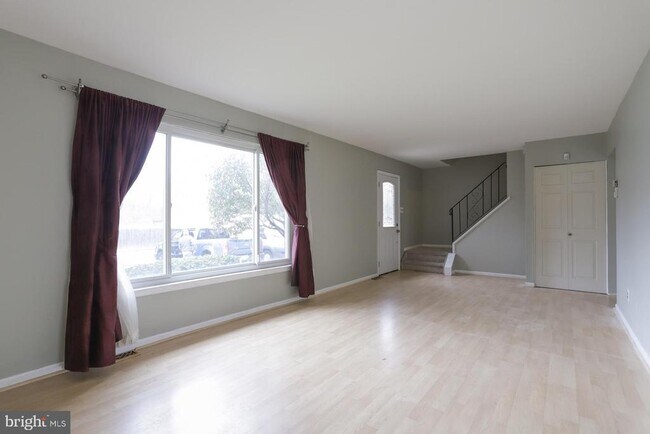 Building Photo - 1940 Arrowood Dr