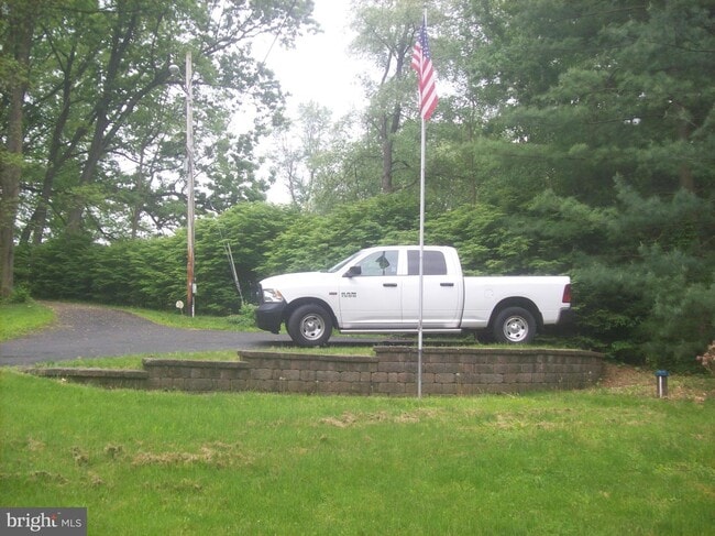 Primary Photo - 104 Ramsey Ln