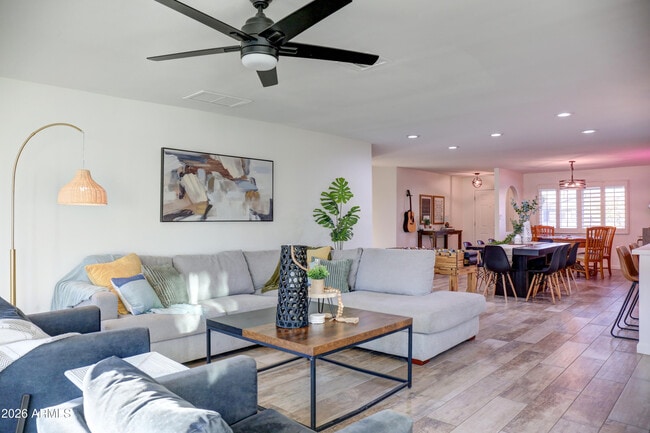 Building Photo - 7225 E Villa Way