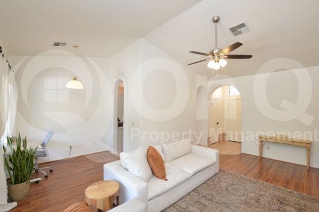 Building Photo - 6609 N 85th Dr