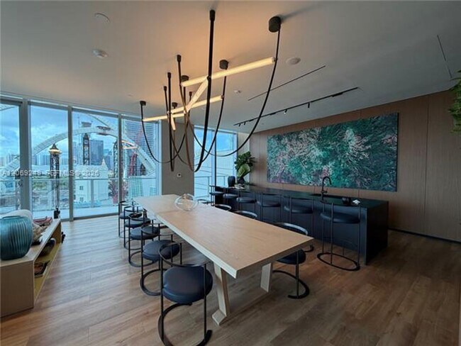 Building Photo - 1400 Biscayne Blvd