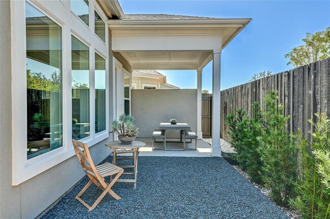 Building Photo - 5820 Harper Park Dr