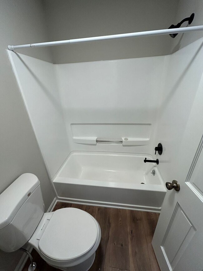 Building Photo - 6528 Thetford Ct