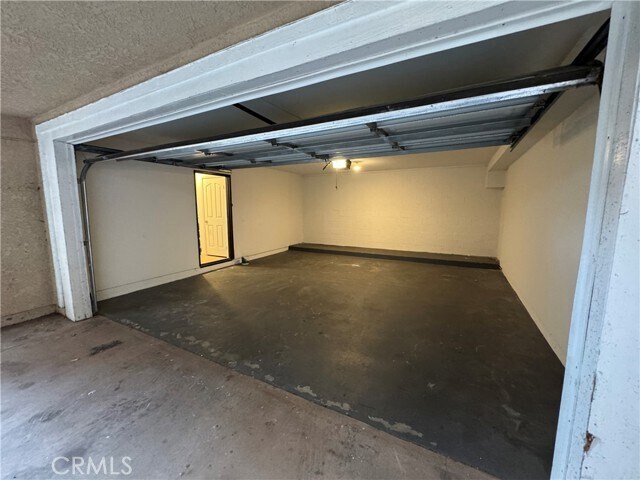 Building Photo - 524 S Catalina Ave