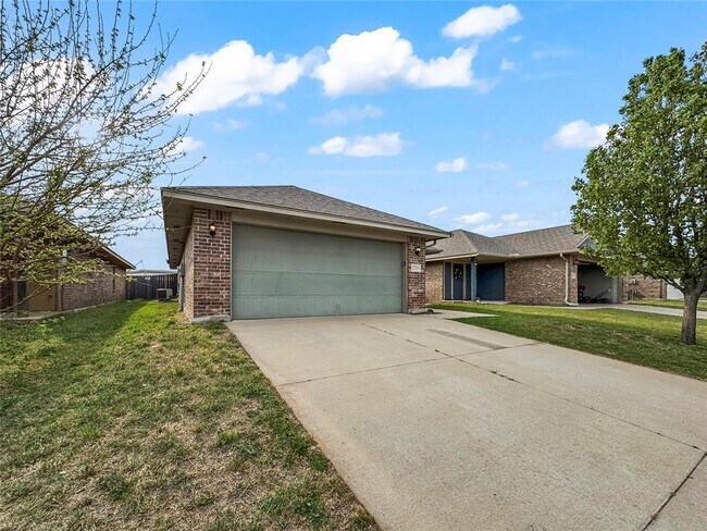 Building Photo - 1729 Everglade Ct