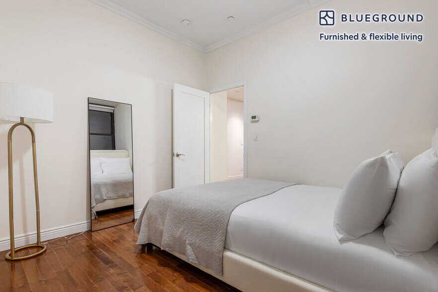 Building Photo - 488 7th Ave