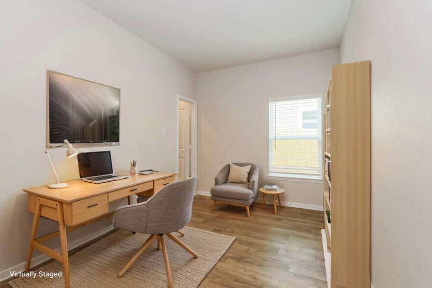 Building Photo - 15648 Plum Brk Dr