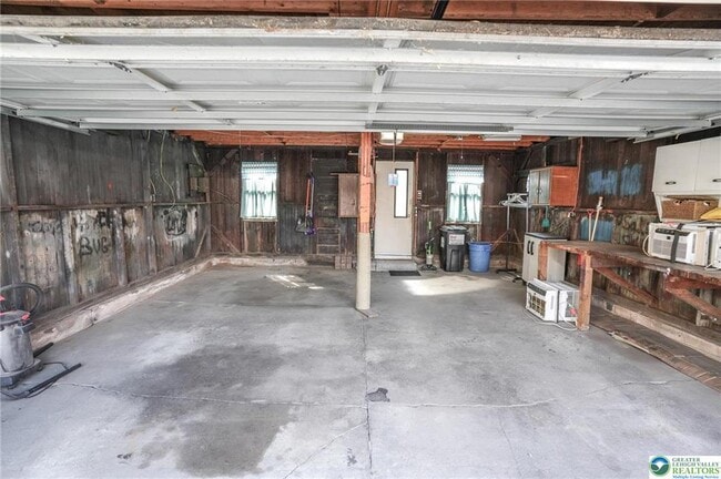 Building Photo - 637 Lehigh Ave