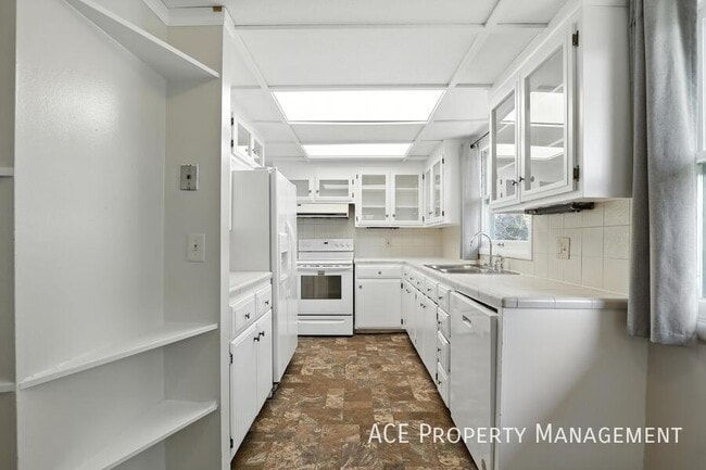 Building Photo - 4586 Wentworth Dr