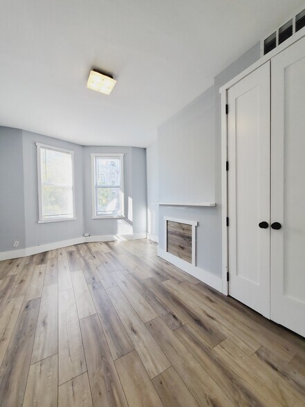 308 Clerk St 2L - 306 Clerk St