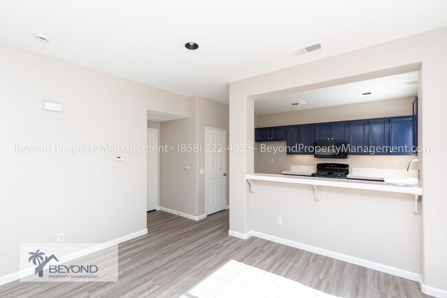 Building Photo - **RANCHO PENASQUITOS** 3 BED/2.5 BATH** HU...