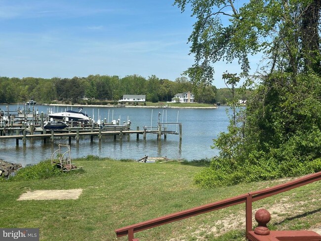 Building Photo - 7648 Beach Dr