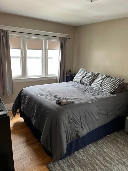 Building Photo - 1301 Fulton St W