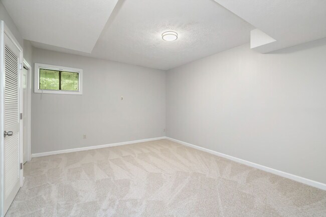 Building Photo - 4051 Heather Ct NW