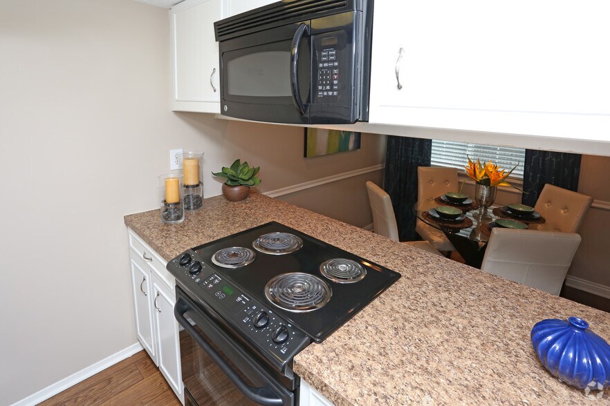 Post Oak Apartments 8000 Post Oak Pl Louisville KY 40222 Apartment