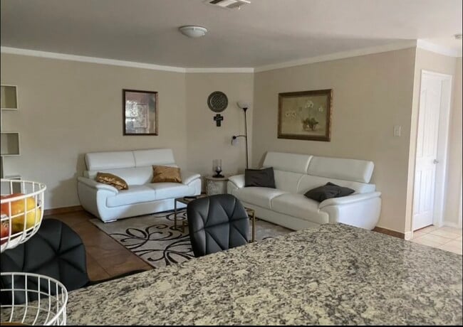 Building Photo - 1505 Hill Lockwoods Dr