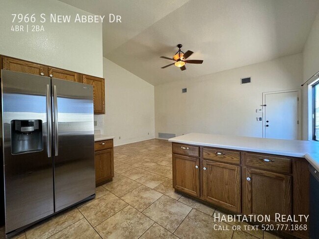 Building Photo - 7966 S New Abbey Dr