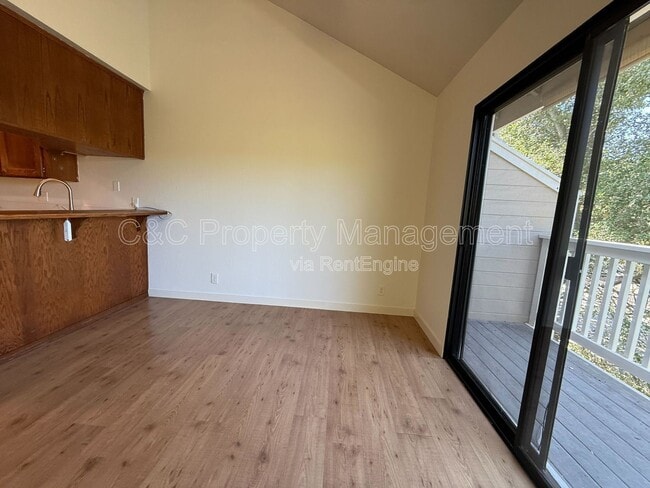 Building Photo - 44 Arabian Way