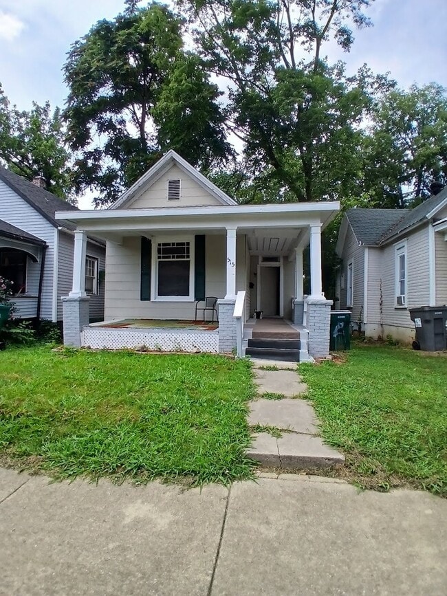Building Photo - 515 S Boyd St