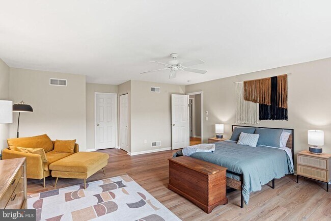Building Photo - 2082 Deer Run Dr