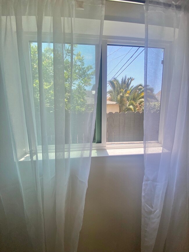 Building Photo - 3711 Veteran Ave