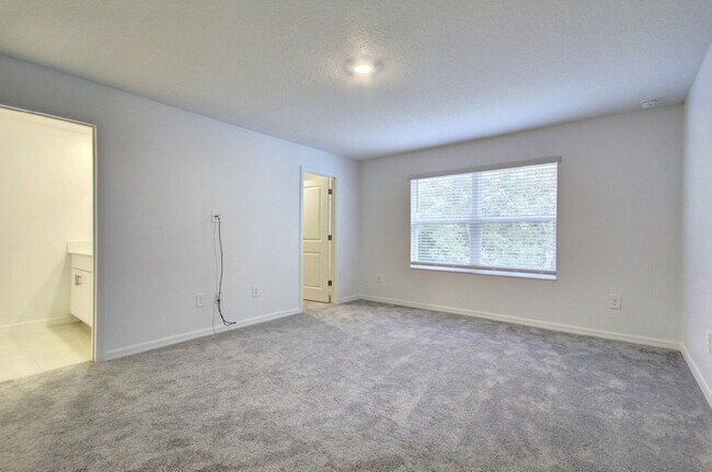 Building Photo - Lagoon Living