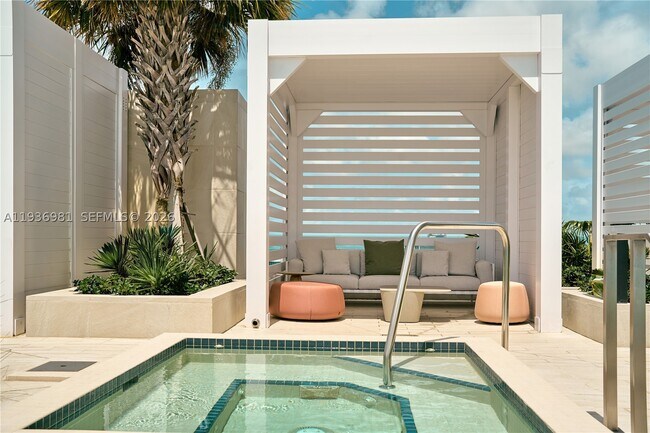 Building Photo - 300 Biscayne Blvd