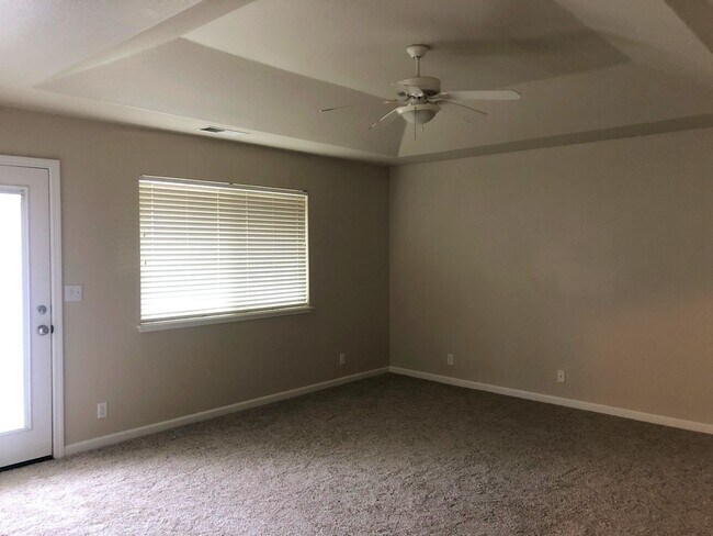 Building Photo - 1165 Dog Leg Dr