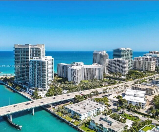 Building Photo - 10275 Collins Ave