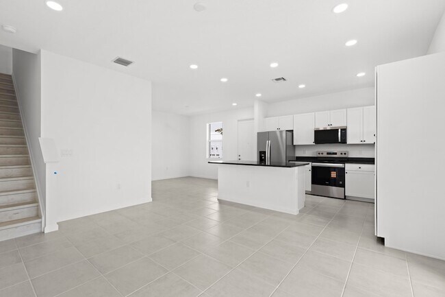 Building Photo - 4416 Longwood Lk Sq