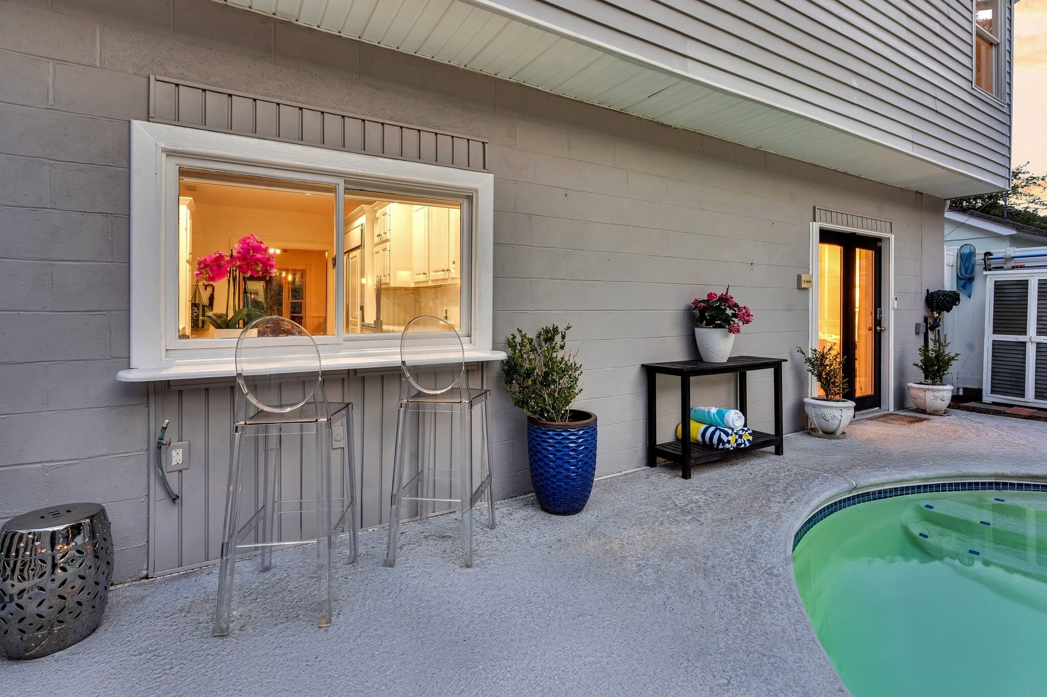 Kitchen Pass-through window - 2142 Golfview Dr